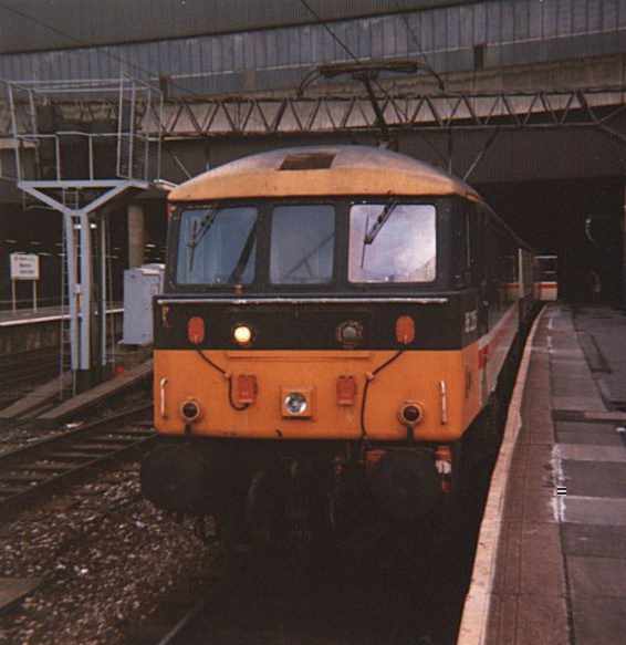 862xx in Intercity Livery at Euston.