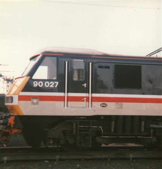 90027 in Revided Intercity at Willsden.