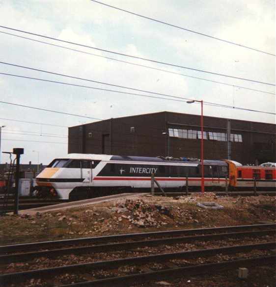 91001 in Swallow Intercity at PBoro.